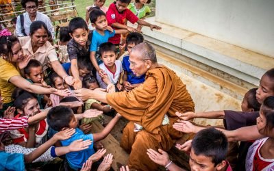 What Is the Power of Giving Back? Why It Matters More Than You Think